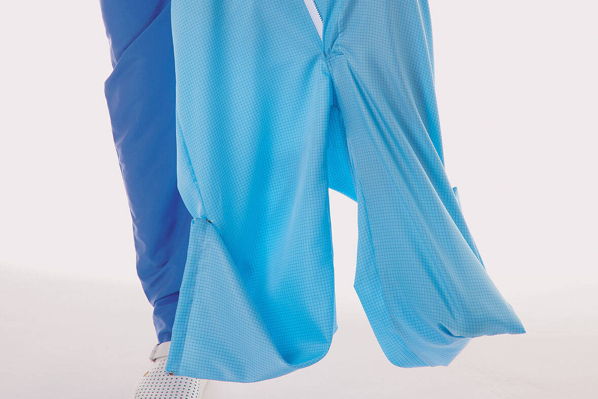 press studs to attach at leg/upper leg to avoid contact to the floor