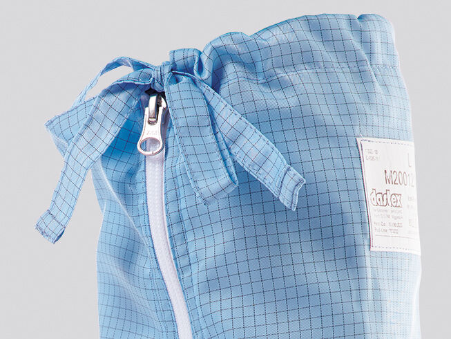 Tie strap (continuous) as upper adjustment at the top