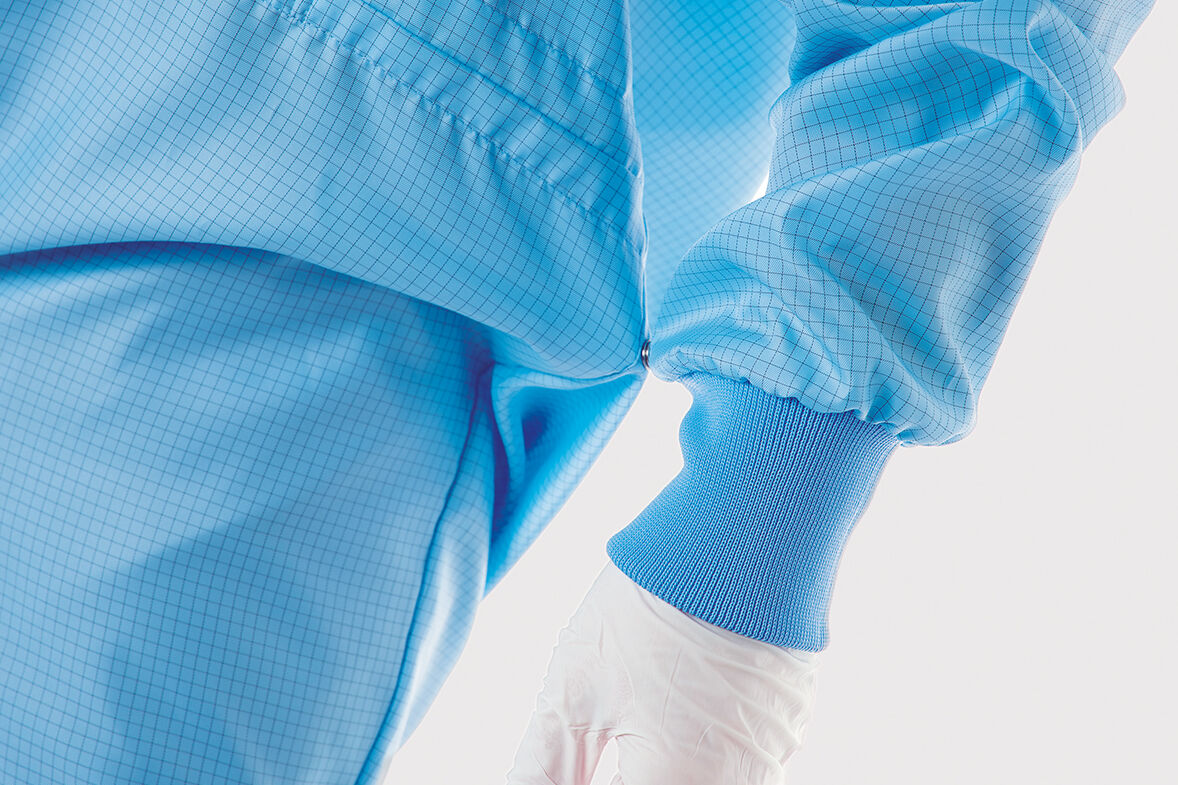 press studs to attach at sleeve/waist leg to avoid contact to the floor